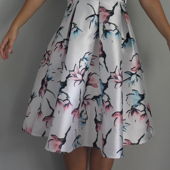 Miss Avenue White Floral A line pleated dress - Picture 4 of 6